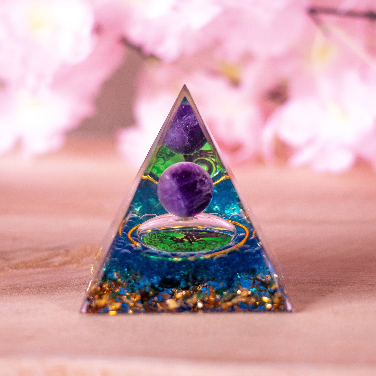 pyramide-orgonite-fluorite-bleue-améthyste