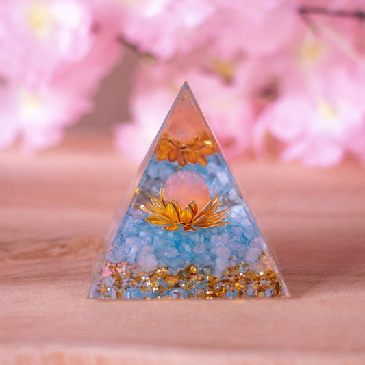 pyramide-orgonite-amazonite-quartz-rose