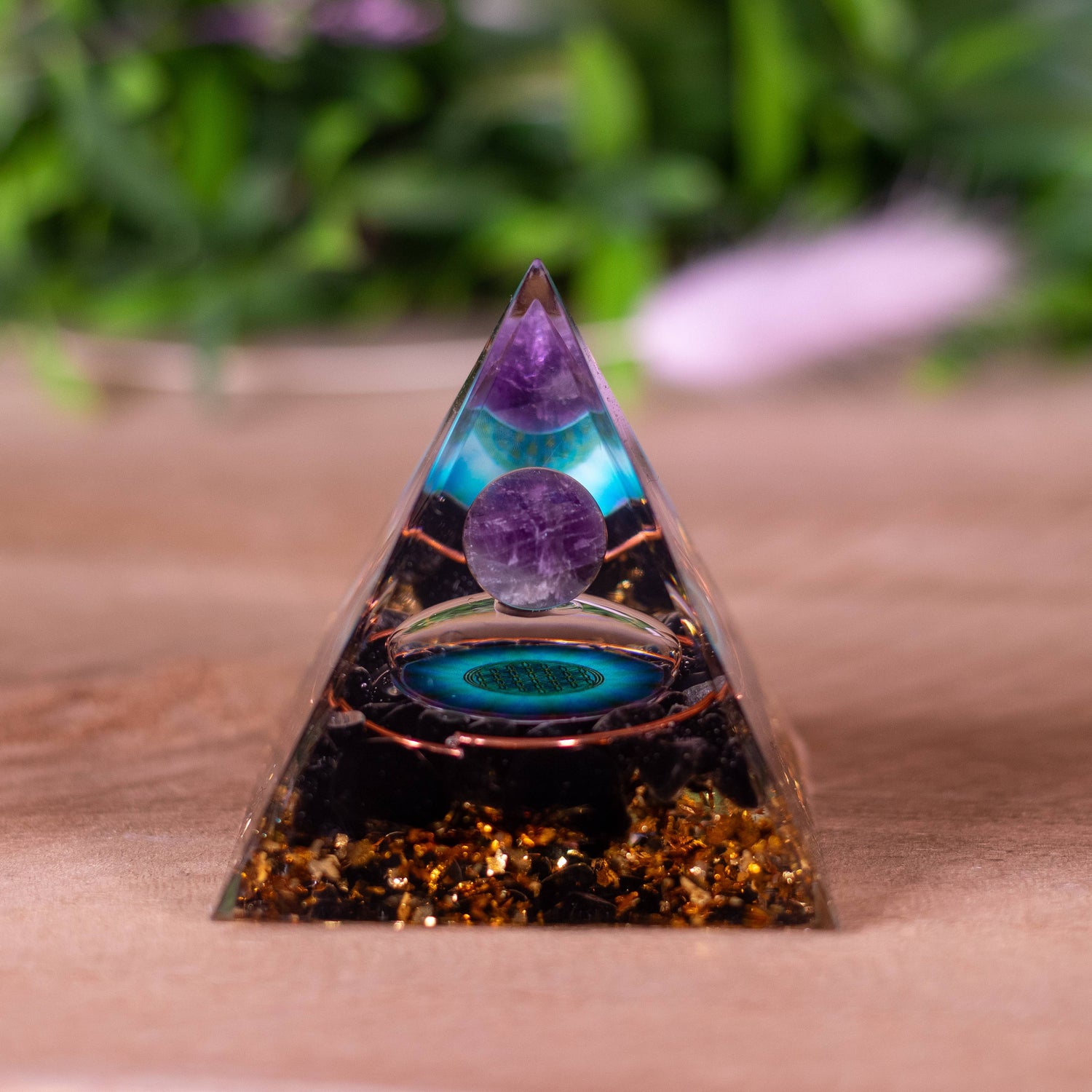 pyramide-orgonite-sugilite