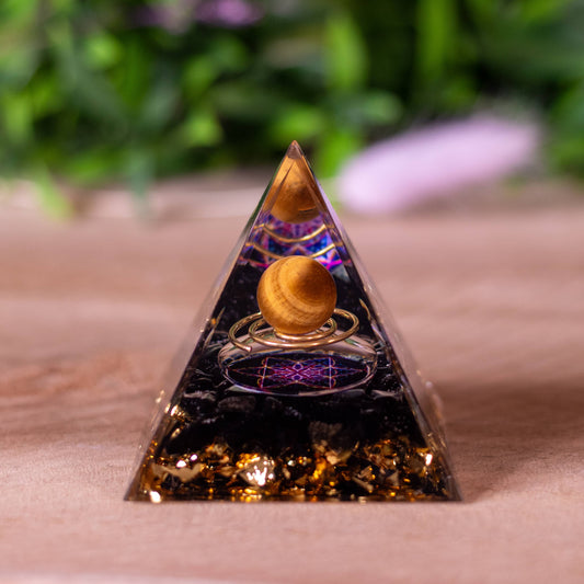 Pyramide Orgonite Ambre / Onyx