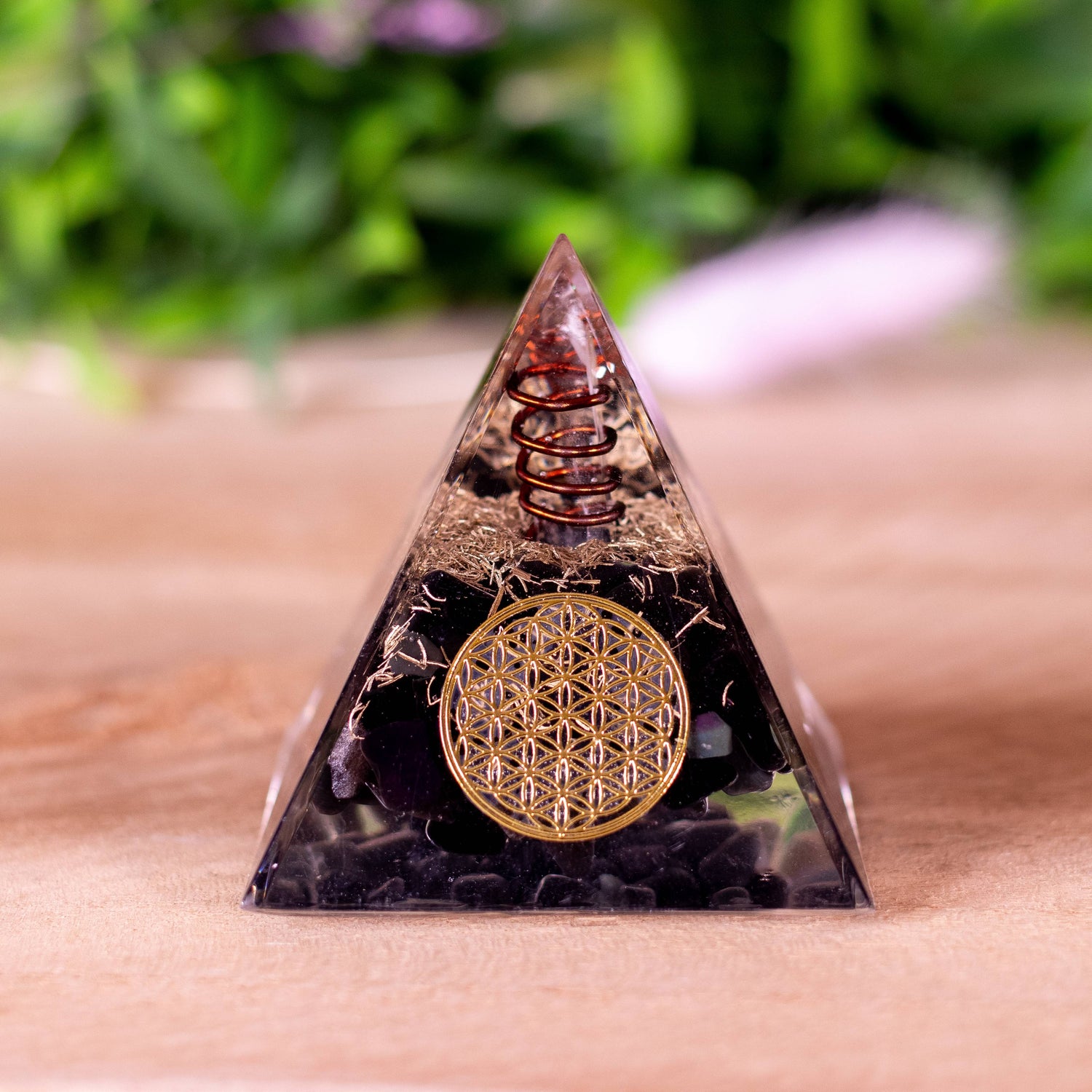 pyramide-orgonite-onyx-pointe