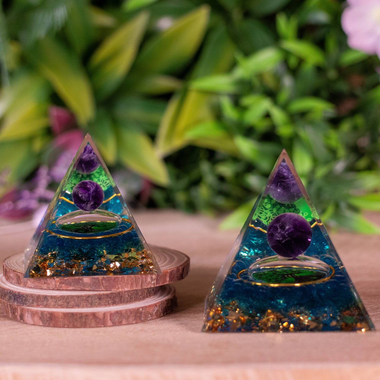 pyramide-orgonite-fluorite-bleue-améthyste